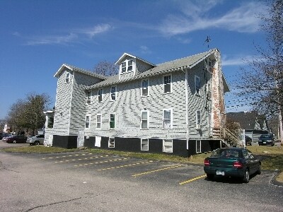 Foto del edificio - 90 Fortin Dr