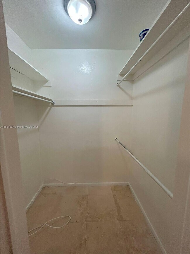 Foto del edificio - 3549 Loquat Ave