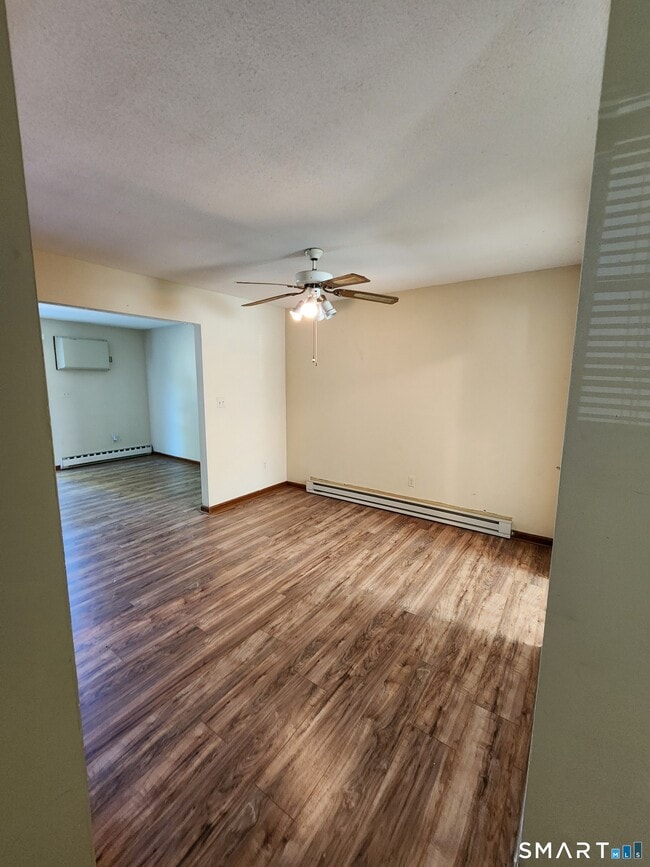 Building Photo - 71 Bentwood Dr