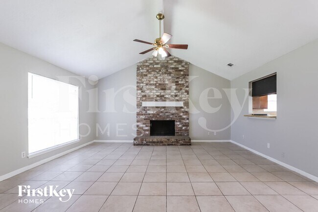 Foto del edificio - 13361 Lake Breeze Ln