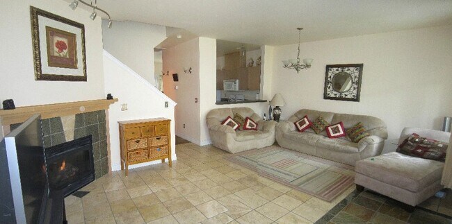 Family Room - 945 232nd Pl NE