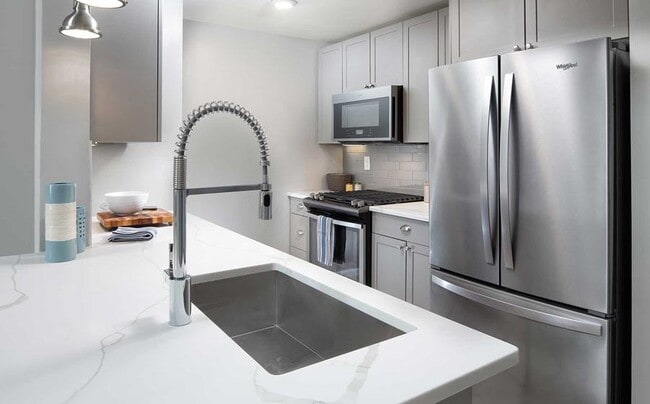 Foto del edificio - 100 Needham St