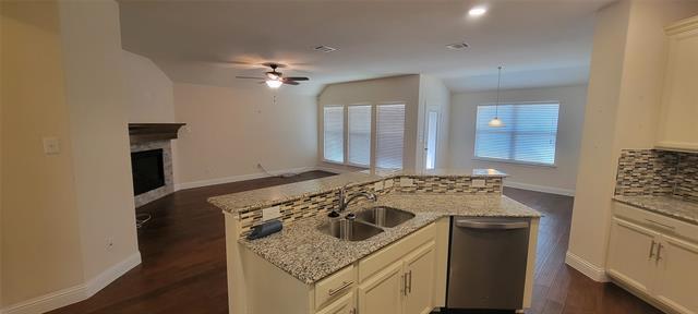 Foto del edificio - 2032 Rosebury Ln