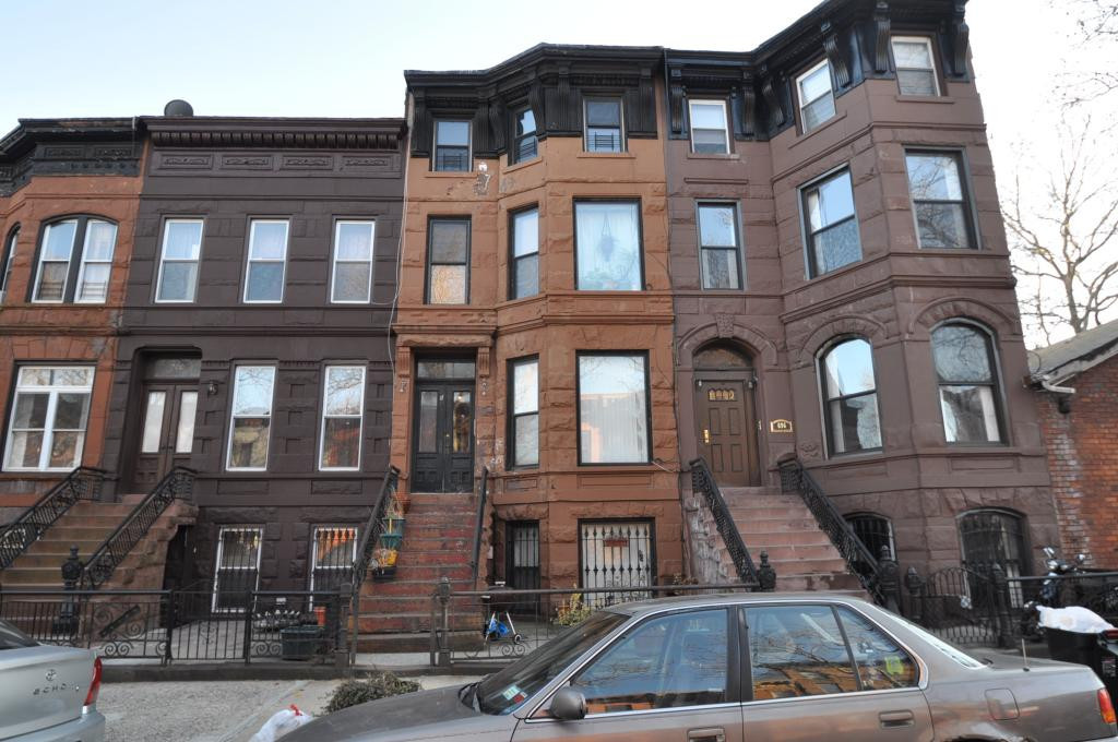 Primary Photo - 698 Macon St