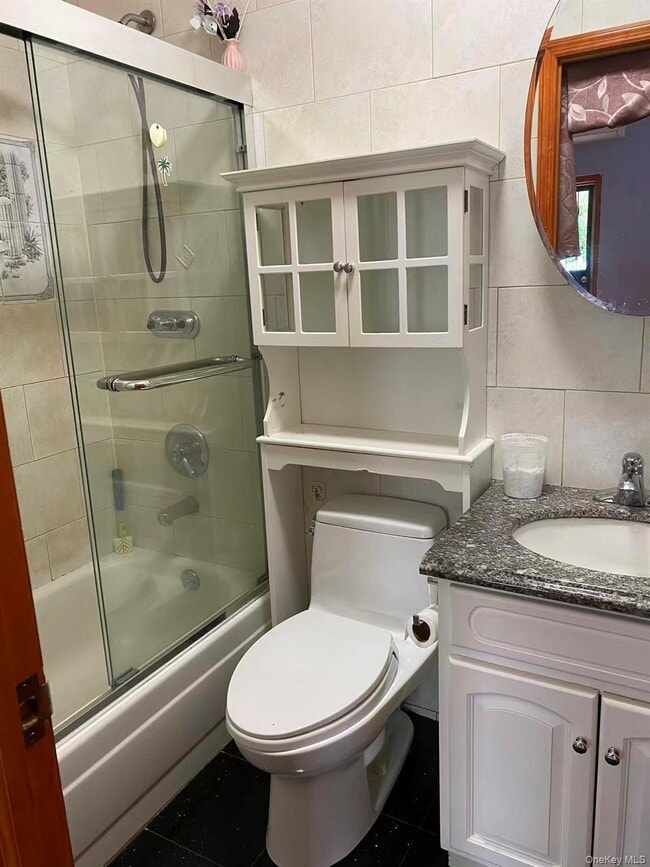 Building Photo - 142-44 56th Rd