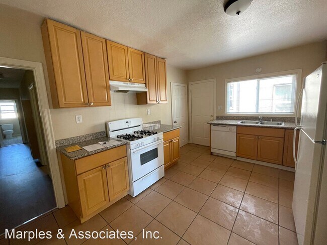 Foto del edificio - 4 br, 2 bath House - 451 E. 9th Street