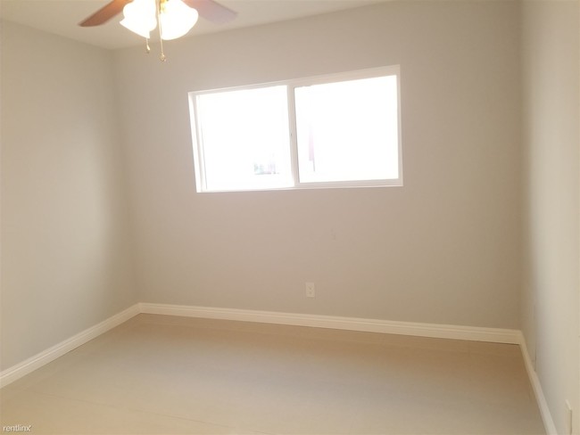 Foto del edificio - 2 br, 1 bath  - 5823 Gregory Ave