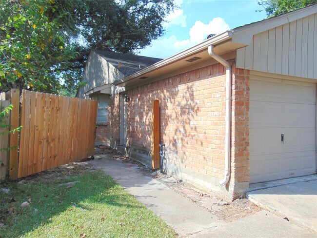 Building Photo - 3247 Hunters Glen Dr