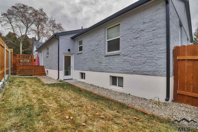 Foto del edificio - 4912 W Hill Rd