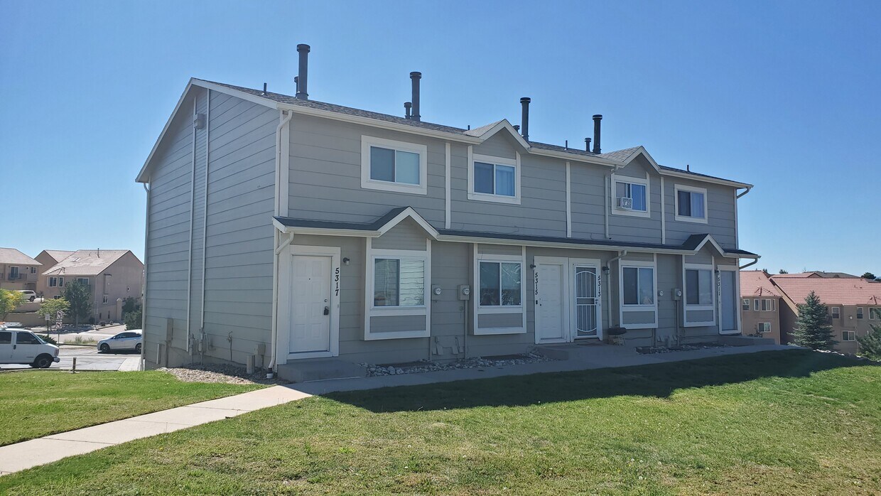 Front of townhome - 5317 Solar Ridge Dr