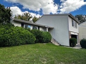 Building Photo - 109 Green Meadow Ct