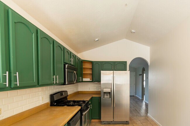 Building Photo - 153 Meadow Brook Rd