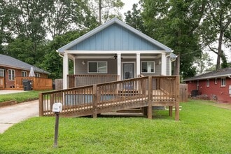 Building Photo - 1387 Lyle Ave