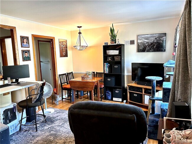 Foto del edificio - 102 Overocker Rd