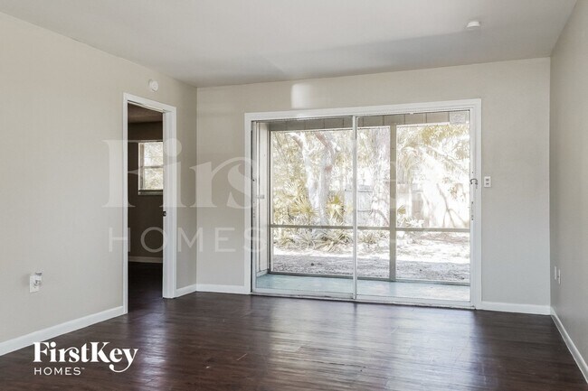 Foto del edificio - 3532 Brink Cir