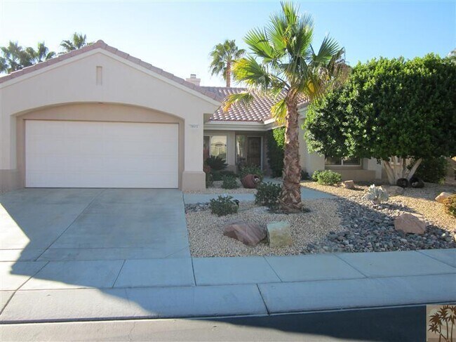 Foto del edificio - 78415 Silver Sage Dr