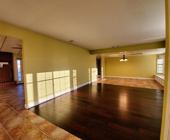 Building Photo - 26785 Hitching Post Ln