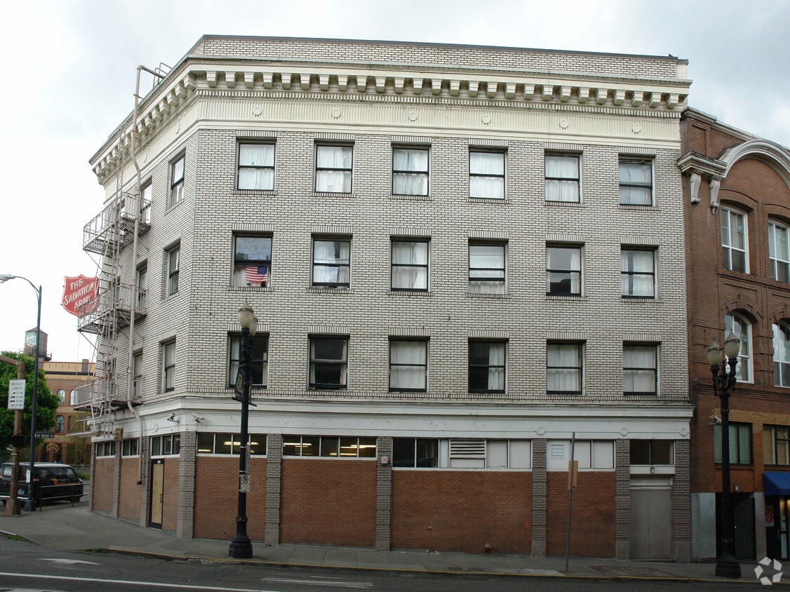 Building Photo - 134 W Burnside St