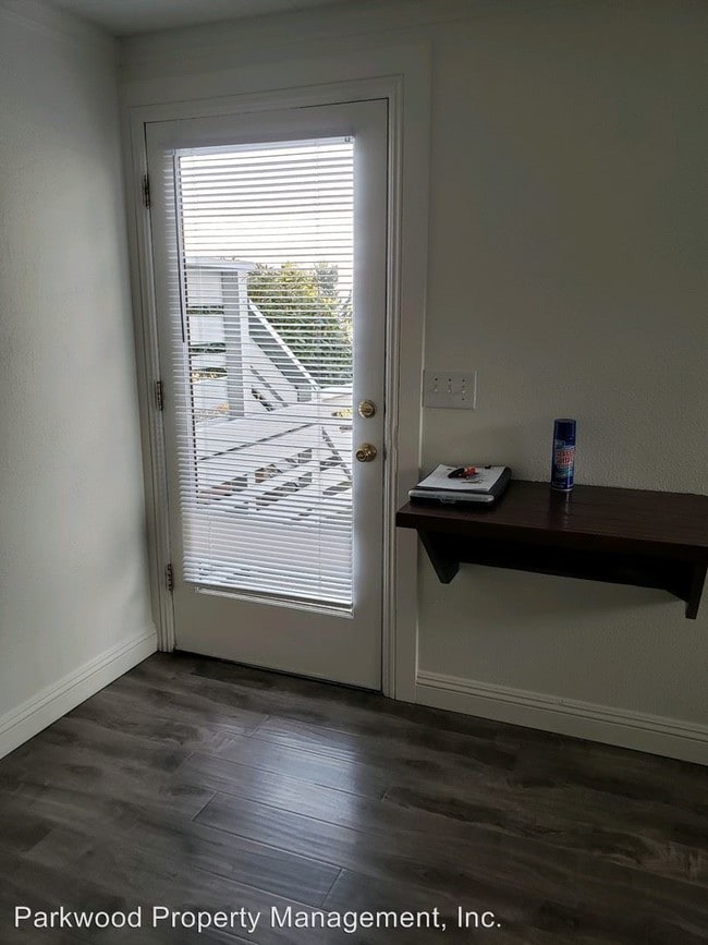 Building Photo - Studio, 1 bath House - 98 Tatoosh, Basement