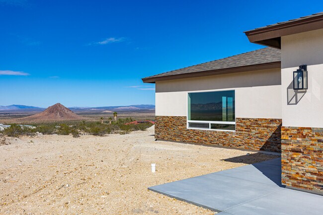 Building Photo - 10096 Glen Rd