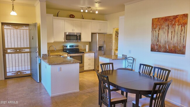 Building Photo - 16013 S Desert Foothills Pkwy