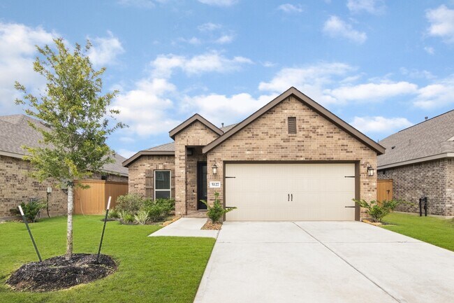 Building Photo - 5127 Blessing Dr