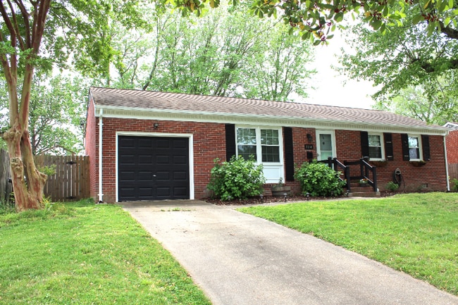 Building Photo - 334 Thalia Dr