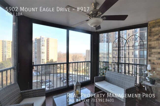 Foto del edificio - 5902 Mt Eagle Dr