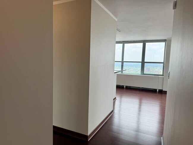 Foto del edificio - 655 W Irving Park Rd