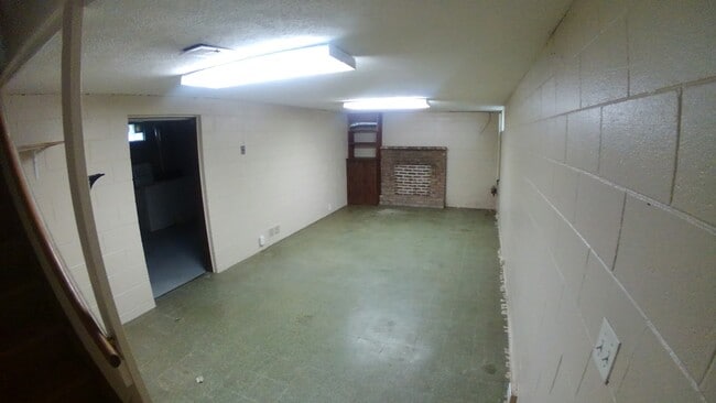 Game room in Basement - 2718 Roseland Ave