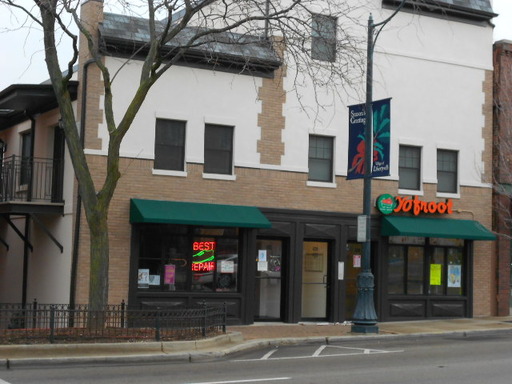 Building Photo - 620 N Milwaukee Ave