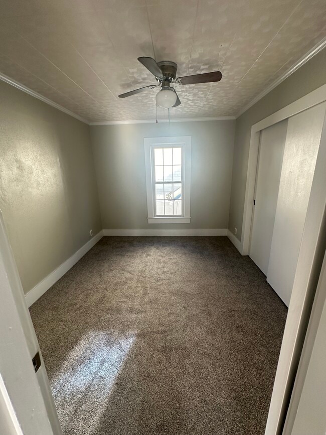 Building Photo - 1107 Markham Ave