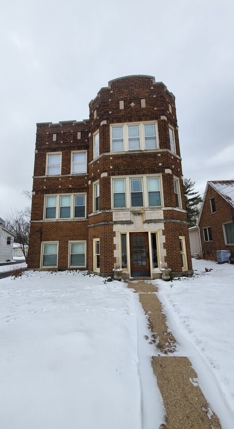 Primary Photo - 1665 Ridge Rd