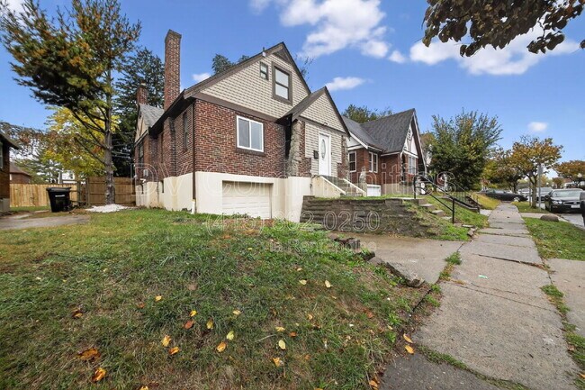 Foto del edificio - 1818 Lawn Ave