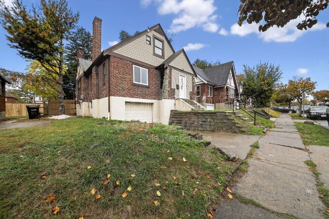 Photo - 1818 Lawn Ave House