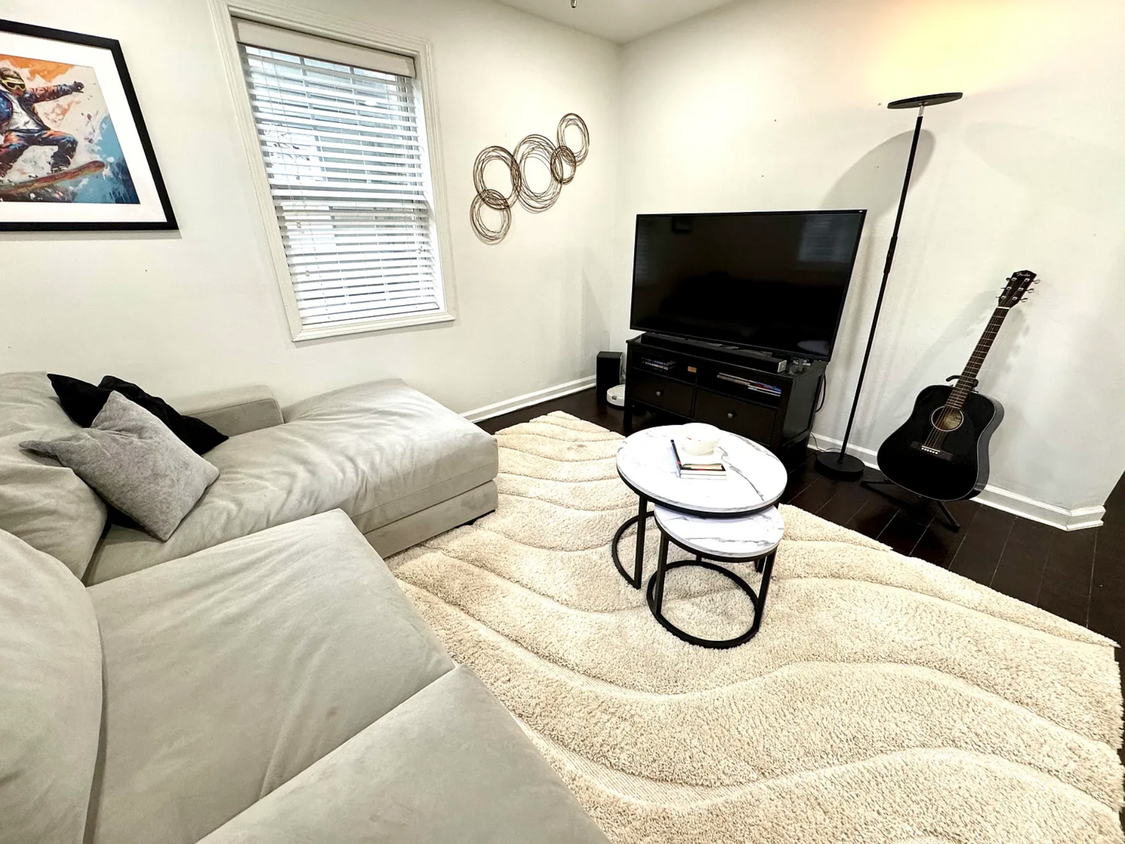 Living Room - 559 Morgan St NE