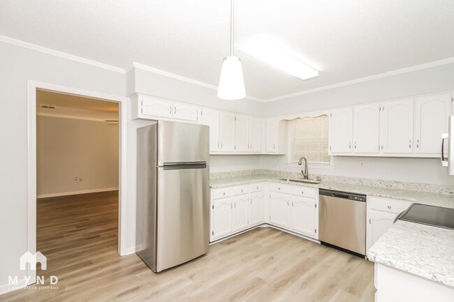 Foto del edificio - 6868 Rockbrook Dr
