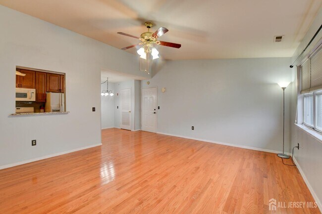 Building Photo - 144 Keswick Dr