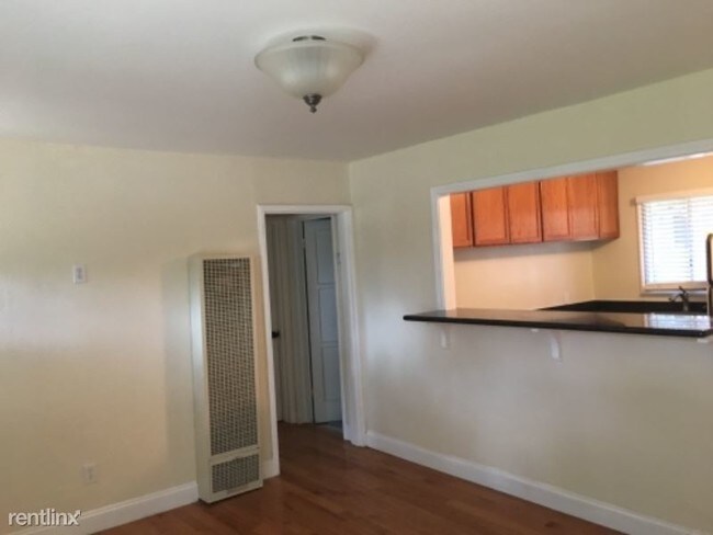 Building Photo - 2 br, 1 bath Apartment - 5973 Seminary Ave
