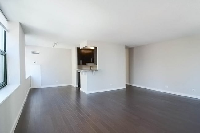 Photo - 126 W Huron St Apartment