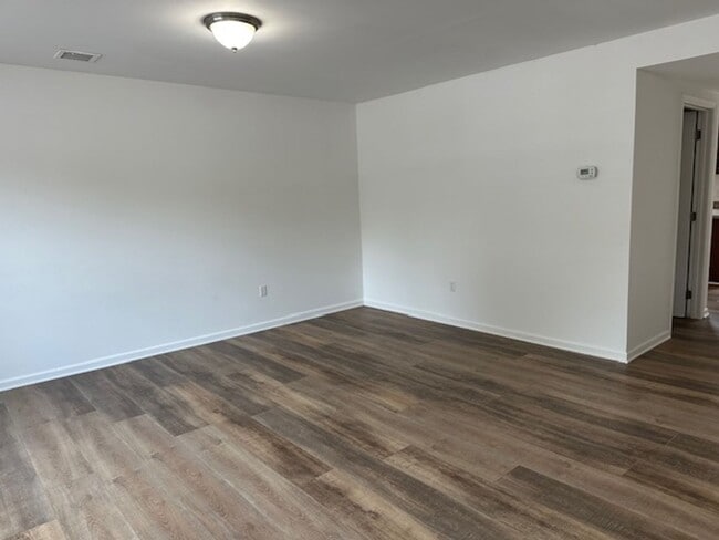 Building Photo - 2082 Market St Ext
