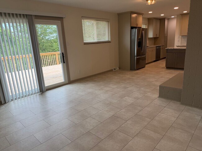 Building Photo - Knoxville 37923 - 3 bedroom 2 bath home located in heart of West Knoxville with separate 1 bedroo...