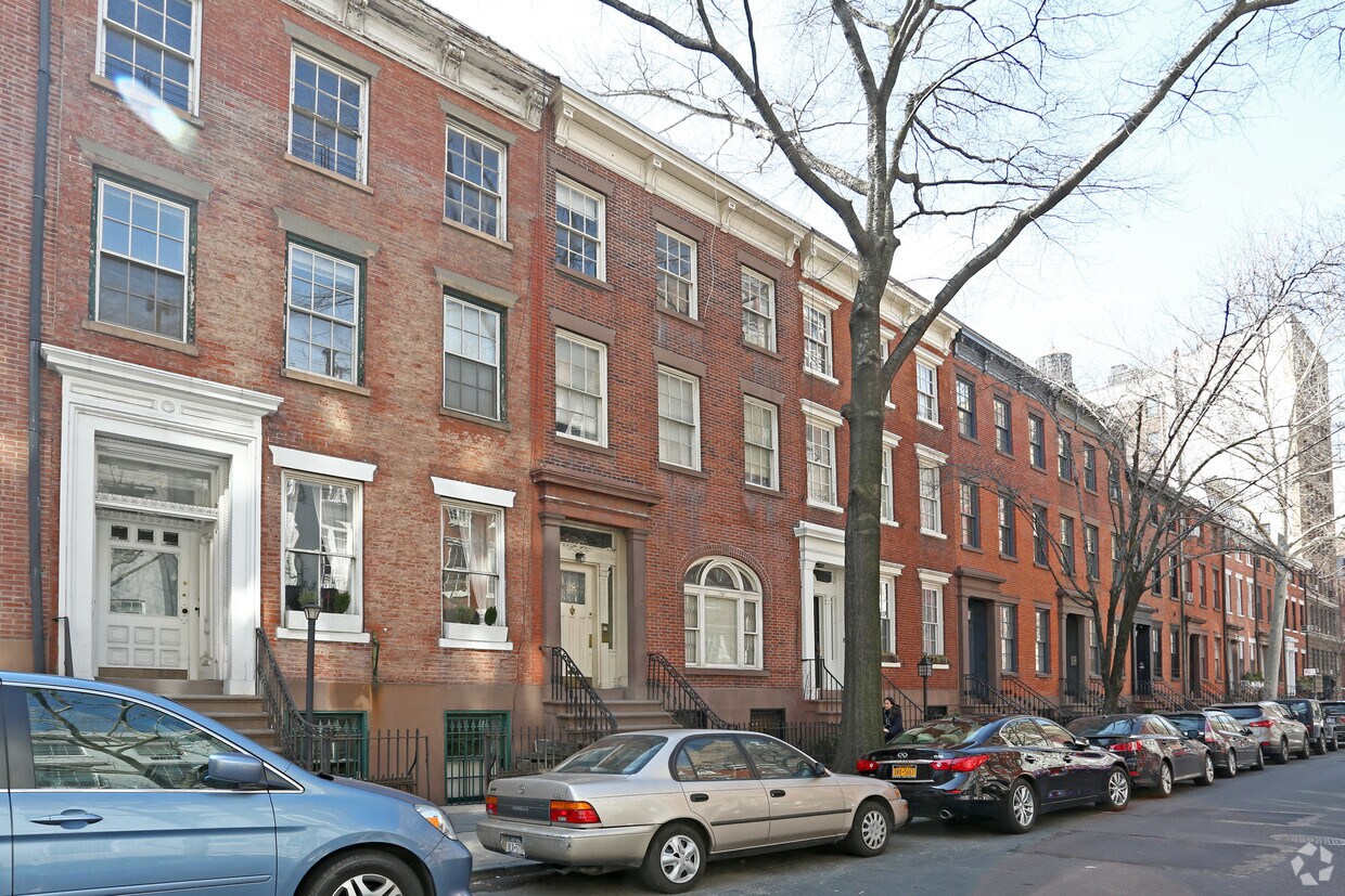 Foto principal - 38 W 11th St