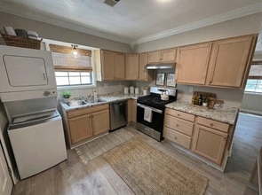 Building Photo - 1537 Boxwood St