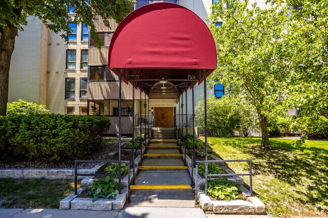 Foto del edificio - 3100 Grand Ave