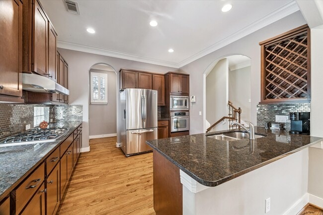 Building Photo - 4145 Dickson St