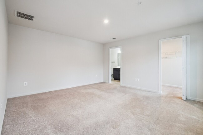 Building Photo - 10108 Blansford Way