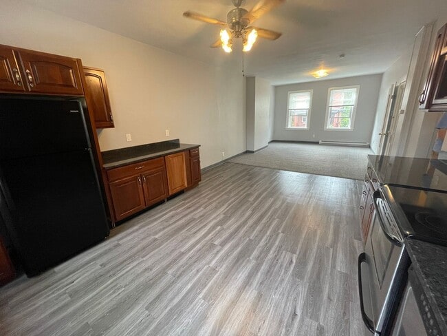 Building Photo - 130 S Bryant Ave