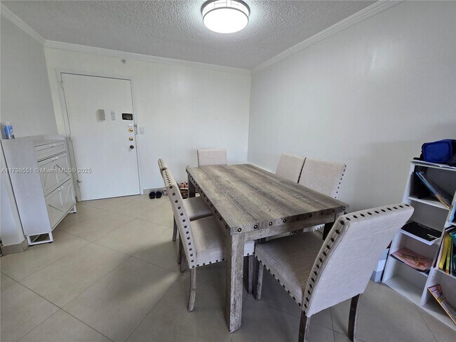 Foto del edificio - 2780 NE 183rd St