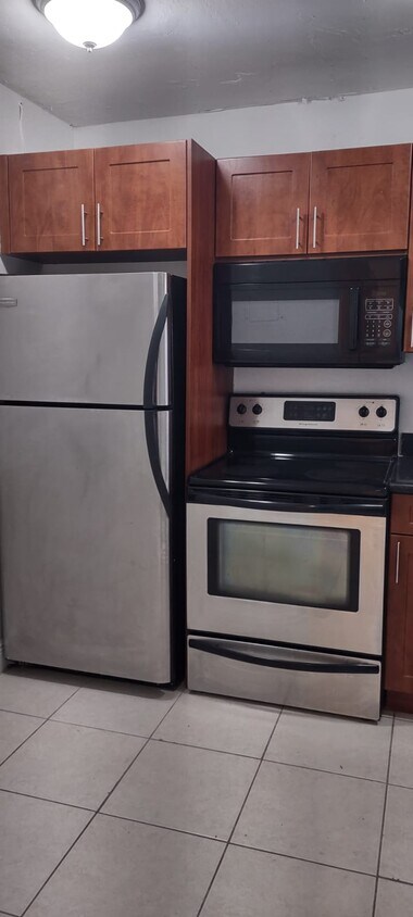 Foto principal - 488 NW 165th St
